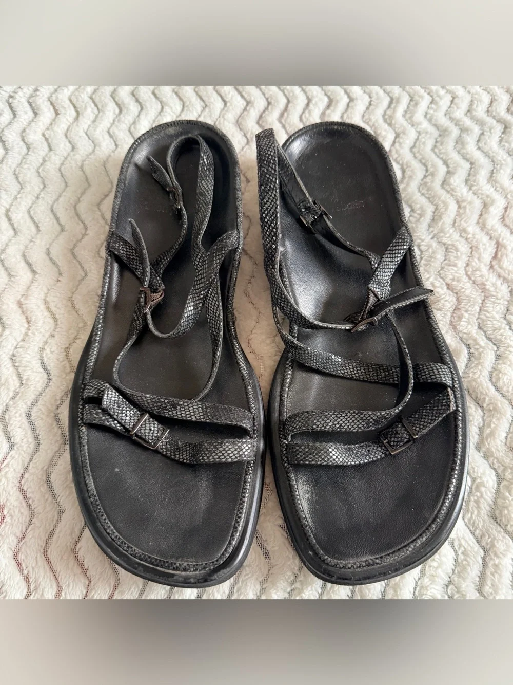 Thierry Rabotin Wave Black Pattent Leather Adj. Straps W/ Buckle Sandals 10.5/11